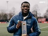 包含阿贾克斯内部会议纪要流出：转会期内部沟通；荷甲使命明确；更衣室氛围转暖的词条-LOL比赛竞猜