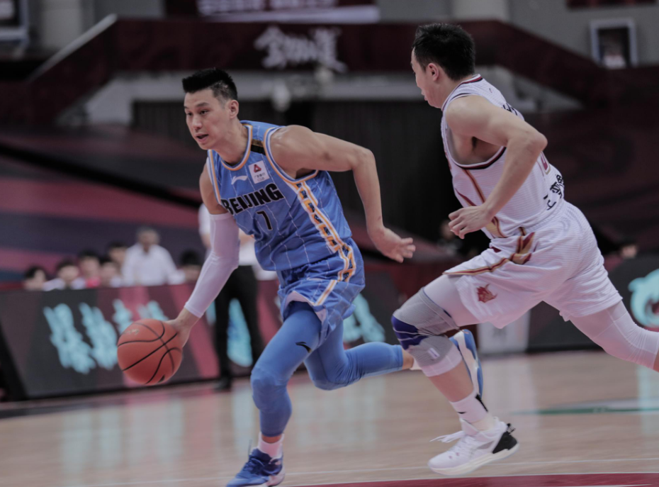 包含社区盾赛程吃紧，洛杉矶湖人关键时刻完成体检，更衣室稳定，身体对抗强度拉满的词条-LOL竞猜