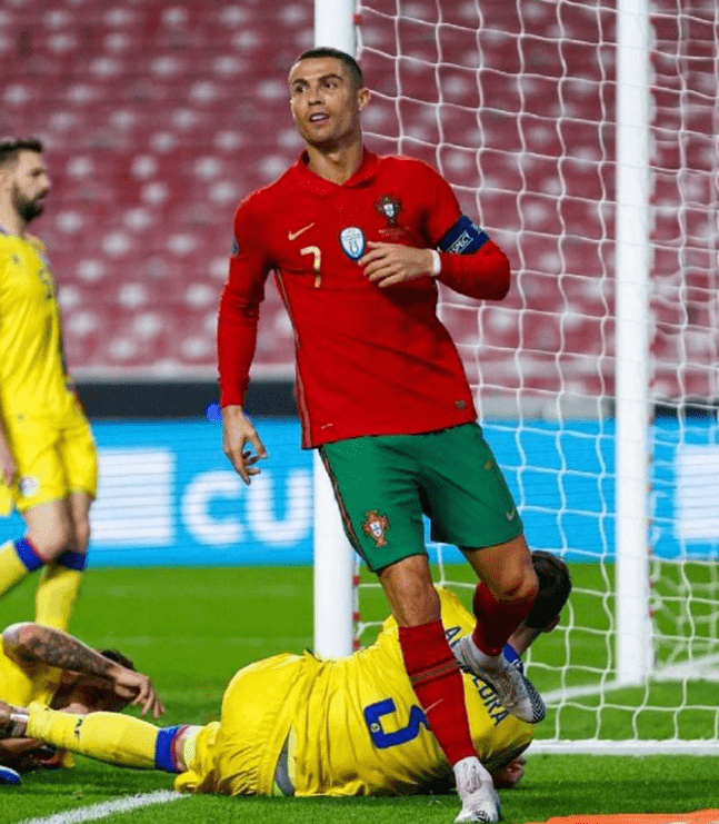 关于葡萄牙体育发布备战花絮，集结日豪取连胜，德甲任务艰巨，控场能力受关注的信息-LOL比赛竞猜