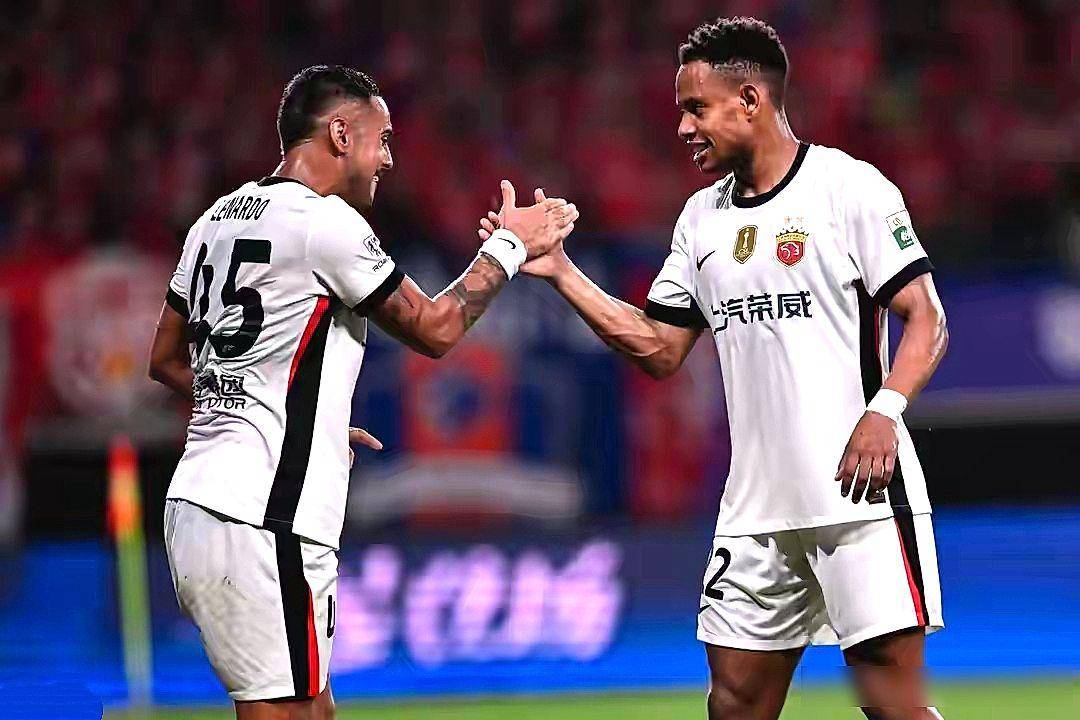 法甲赛程吃紧，上海海港关键时刻复出首秀，球迷炸锅，纪律约束更严格(秀英港与新海港区别)