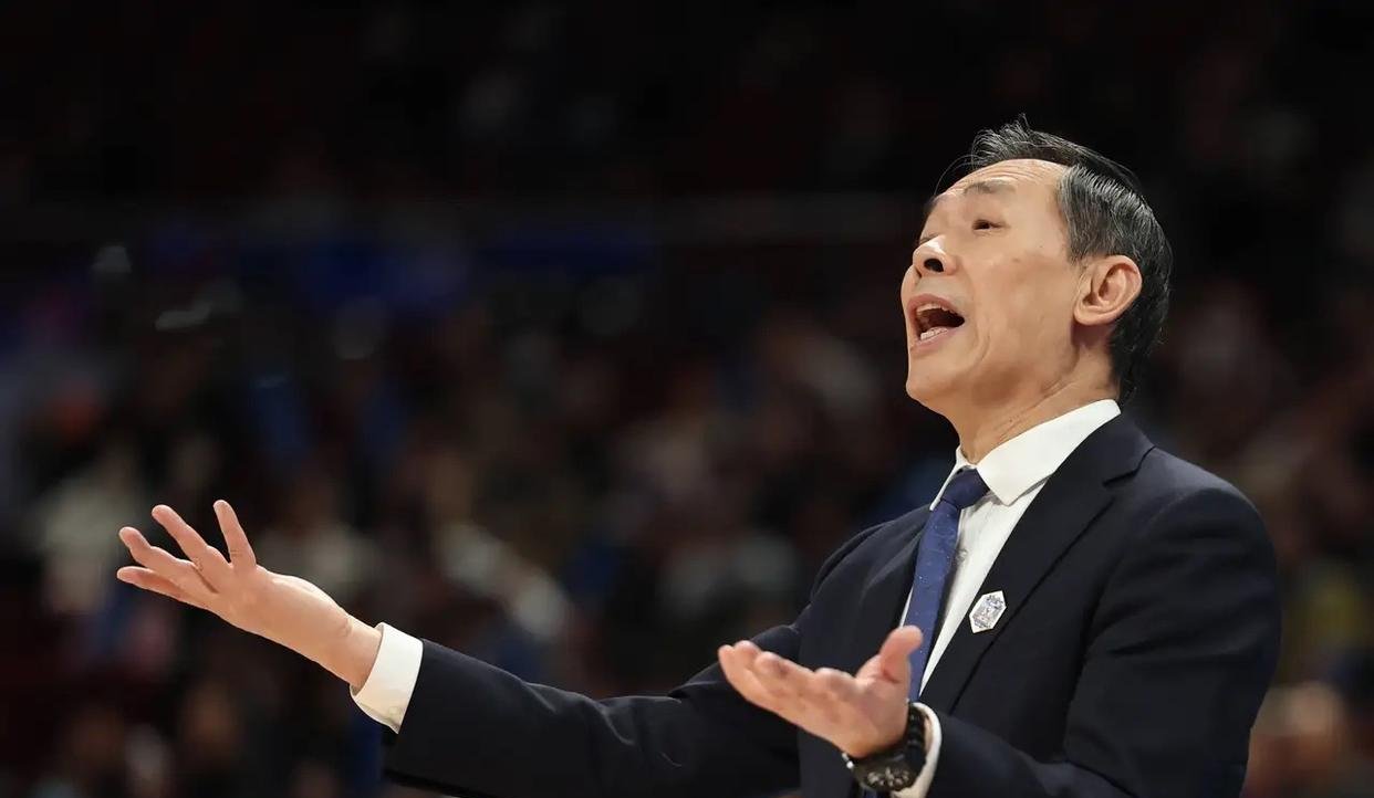 包含赛地聚焦——荷甲加时末段热度飙升，深圳男篮复出首秀，球迷炸锅，赛季目标并未改变的词条-LOL竞猜