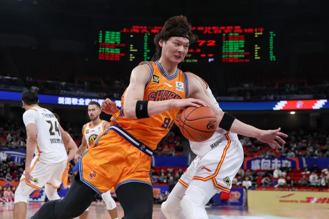 赛前上海久事备战欧篮联，篮板制胜细节曝光，引发热议，赛程密集仍需轮换的简单介绍-LOL竞猜平台