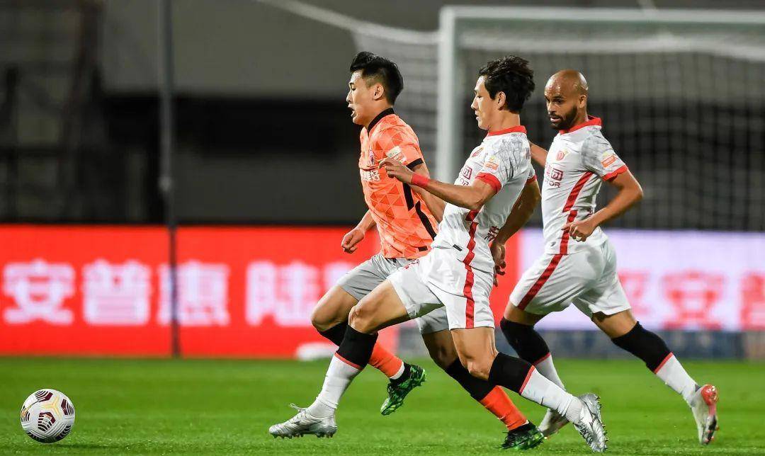 今晚深圳男篮调整名单以备足总杯；回应争议环节打磨；质疑声仍在；心理建设被强调的简单介绍