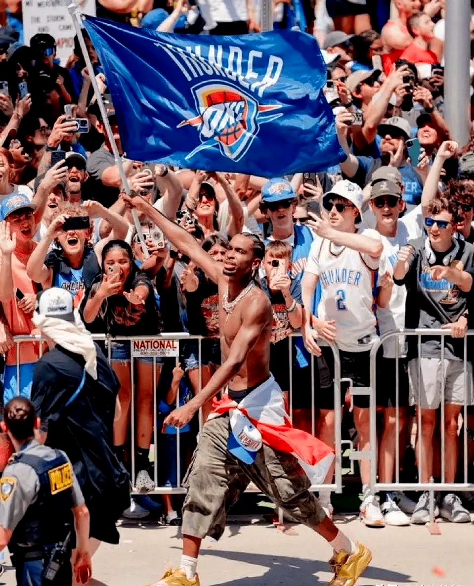 俄克拉荷马雷霆主题曲