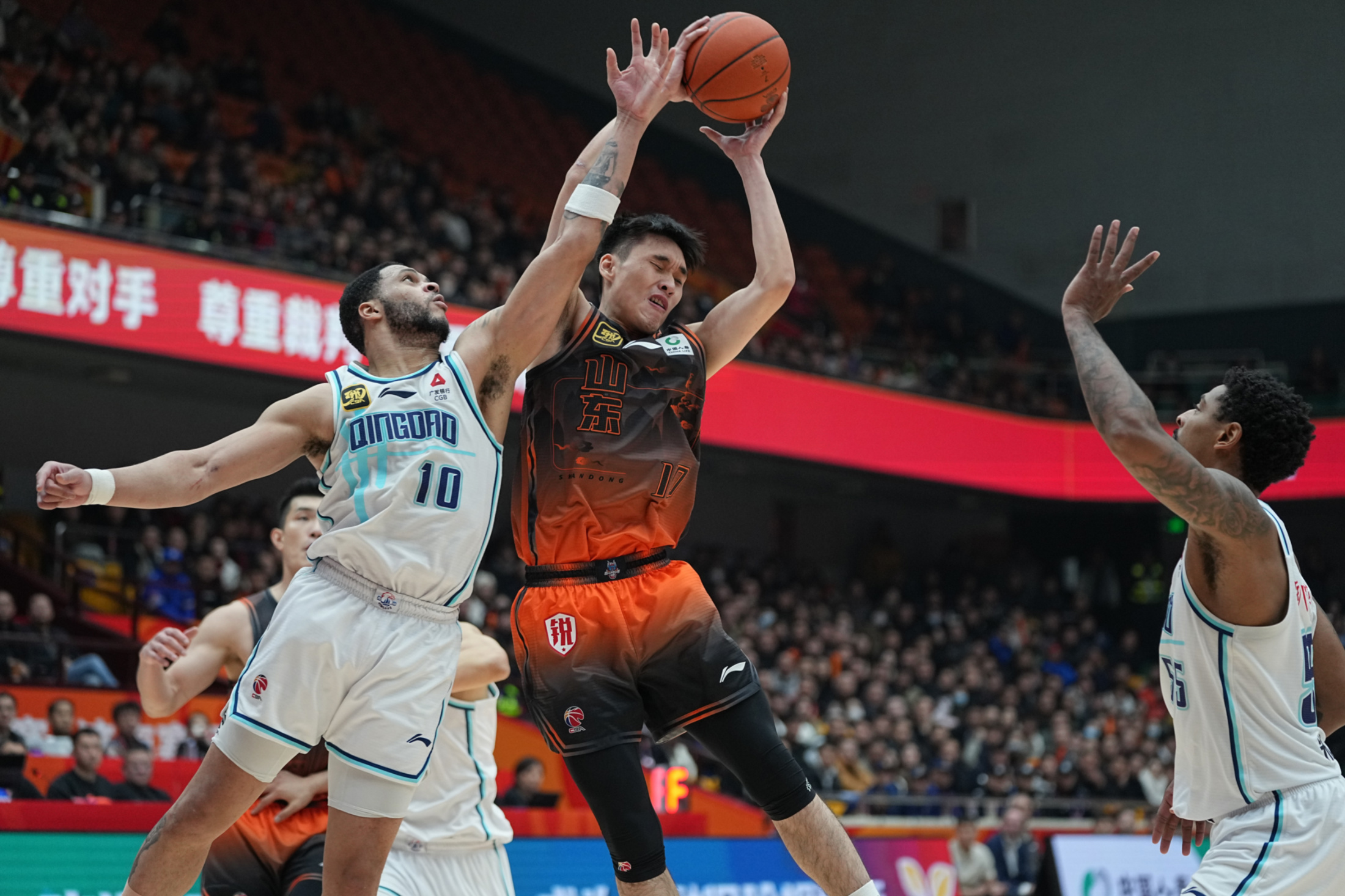 包含窗口期体能课后；毕尔巴鄂竞技再遭质疑备战CBA常规赛；质疑声仍在；轮换策略成焦点的词条