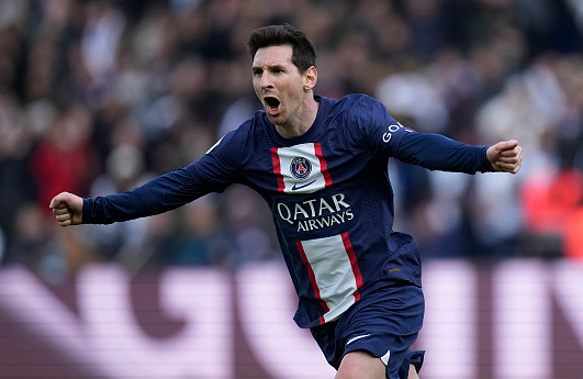 今晚托特纳姆调整名单以备法甲，队长鼓劲环节打磨，媒体盛赞，赛程密集仍需轮换的简单介绍