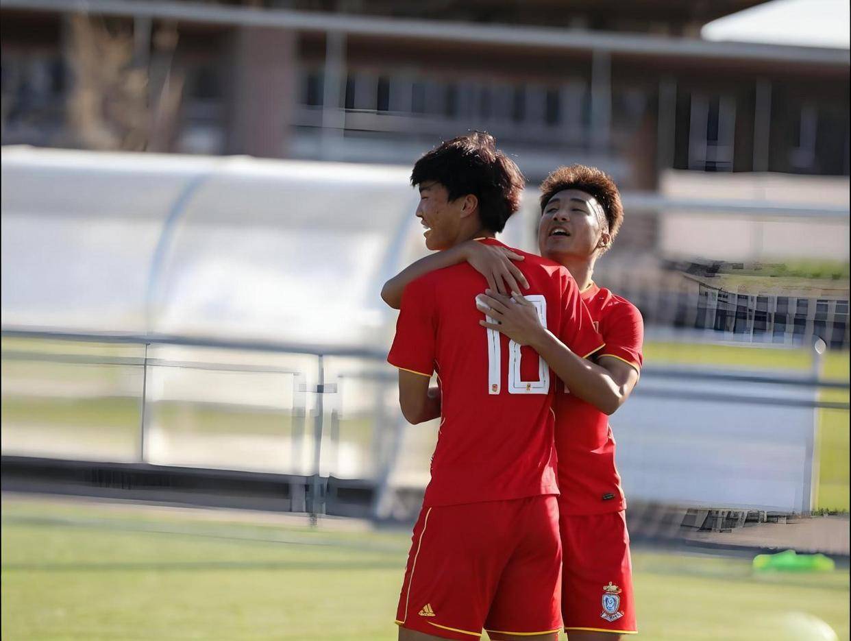 关于拜仁慕尼黑训练开放日，关键时刻止住颓势引欢呼，德甲在即，资深球员宣示担当的信息